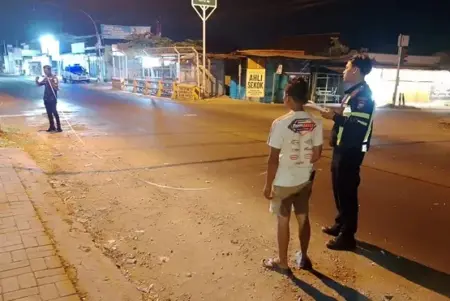 Satu Remaja Tewas dalam Kecelakaan Motor vs Truk di Ploso Jombang, Dua Lainnya Luka-luka Foto BeritaJatim.com