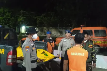 Kakak Beradik Asal Jember Tewas Terseret Ombak di Pantai Payangan, Ditemukan Bergantian Foto BeritaJatim.com