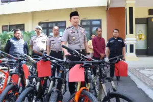 Komplotan Pencuri Sepeda yang Viral di Magetan Ditangkap, Polisi Sita 8 Sepeda Gunung Foto BeritaJatim.com