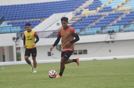 Hendro Siswanto: Persela Punya Modal Berharga untuk Bersaing di Championship 2026/2027 Foto BeritaJatim.com