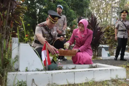 Jelang Hari Bhayangkara ke-80, Polres Malang Ziarah ke TMP Prayuda Nirwana Foto BeritaJatim.com