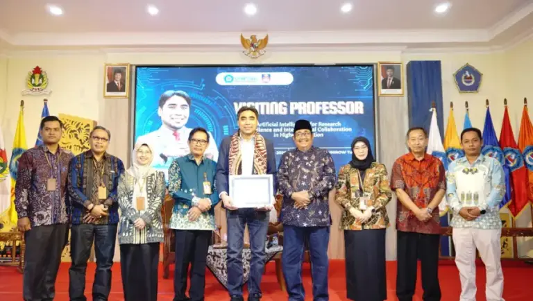 Tunjang Pembelajaran AI, Unirow Tuban Terima Visiting Profesor Dr. Shukor dari Malaysia Foto BeritaJatim.com