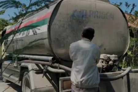 Musim Tanam Tembakau, Permintaan Air Tangki di Sampang Melonjak Tajam Foto BeritaJatim.com
