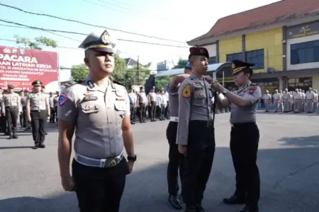 11 Taruna Akpol Jalani Latihan Kerja di Polres Bojonegoro, Bekali Pengalaman Tugas Lapangan Foto BeritaJatim.com