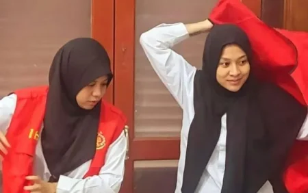 Tekanan Hidup Kota Surabaya, 2 Remaja Cantik Ini Terjebak Perdagangan Narkoba Foto BeritaJatim.com