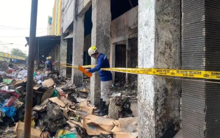 Selidiki Kebakaran Pasar Agrobis Babat, Polres Lamongan Libatkan Polda Jatim Foto BeritaJatim.com