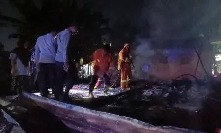 3 Rumah di Asembagus Situbondo Terbakar, Uang dan Emas 95 Gram Ikut Hangus Foto BeritaJatim.com