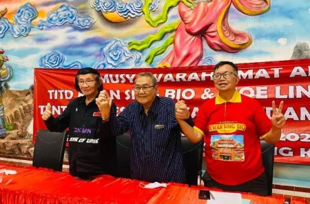 Alim Sugiantoro dan Go Tjong Ping Akhirnya Berdamai, Umat Klenteng Kwan Sing Bio Tuban Siap Sambut HUT Kongco Foto BeritaJatim.com