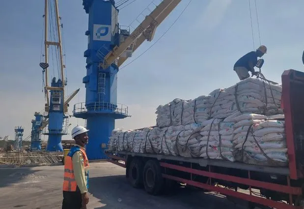Logistik Makin Bergairah, Pelindo Multi Terminal Branch Gresik Bukukan Kenaikan Dua Digit Foto BeritaJatim.com