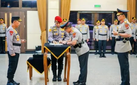 Regenerasi Kepemimpinan, Kapolri Pimpin Sertijab 6 Kapolda Foto BeritaJatim.com