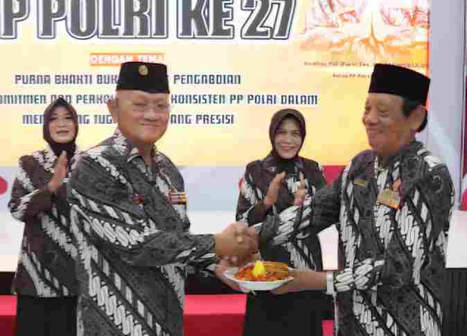 HUT ke-27 PP Polri, Purnawirawan Tegaskan Pengabdian Tak Berhenti Usai Pensiun Foto BeritaJatim.com