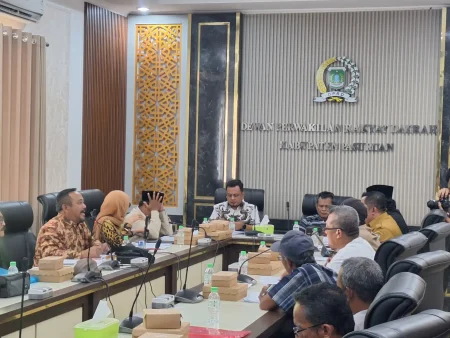 Mutasi 6 Kasun Desa Sumbergedang Pandaan Pasuruan Berujung Audiensi di DPRD Foto BeritaJatim.com