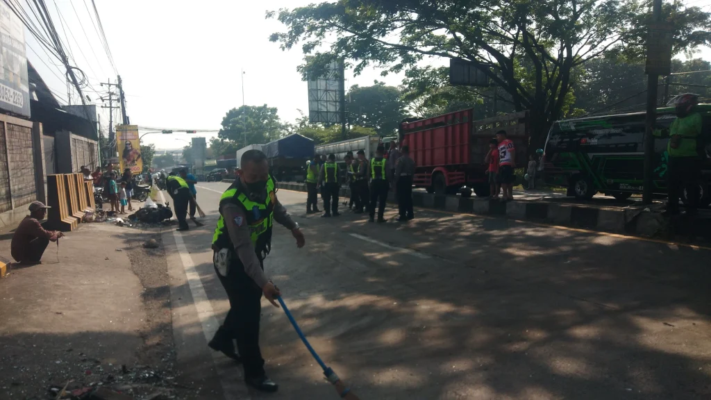 Kecelakaan Maut Truk Kontainer di Pandaan, Polisi Belum Periksa Sopir Foto BeritaJatim.com