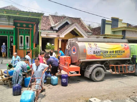 Kemarau Mulai Mengancam Gresik, BPBD Siagakan Dropping Air Bersih Foto BeritaJatim.com