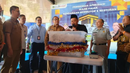 Fantastis Pajak Daerah Gresik Capai Rp590 Miliar Lebih, Infrastruktur Terus Dikebut Foto BeritaJatim.com