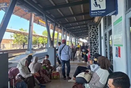 Stasiun Lamongan Catat 23.159 Pelanggan Selama Libur Sekolah, Meningkat 3 Persen dari Tahun Lalu Foto BeritaJatim.com