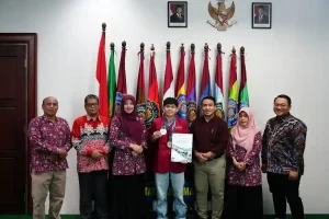 Umsura Beri Bonus Mahasiswa Atlet Peraih Emas World Climbing Series 2026 Foto BeritaJatim.com