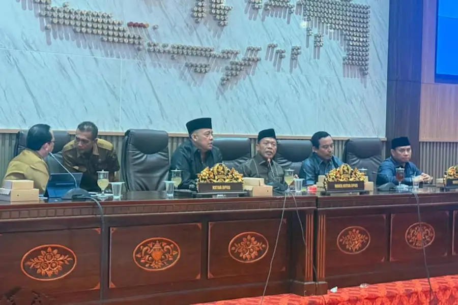 Banggar DPRD Sumenep Nyatakan Mosi Tak Percaya kepada Sekda, Pembahasan KUA-PPAS 2027 Ditunda Foto BeritaJatim.com
