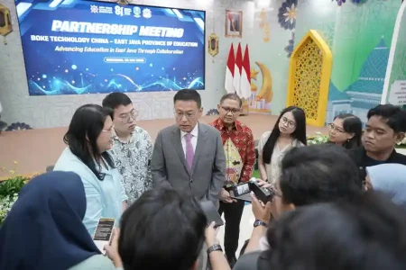Dindik Jatim Gandeng BOKE Latih 5.000 Guru SMK Kuasai AI Foto BeritaJatim.com
