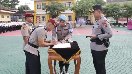 Kapolres Magetan Pimpin Sertijab PJU dan Kapolsek, Minta Pejabat Baru Langsung Tancap Gas Foto BeritaJatim.com