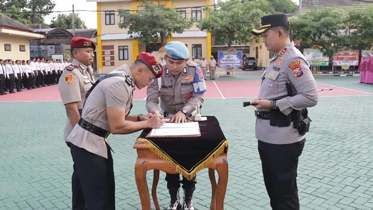 Kapolres Magetan Pimpin Sertijab PJU dan Kapolsek, Minta Pejabat Baru Langsung Tancap Gas Foto BeritaJatim.com