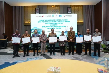 Perkuat Ekosistem Layanan, Bank Jatim Tandatangani Kerja Sama Strategis dengan BKD se-Jatim Foto BeritaJatim.com