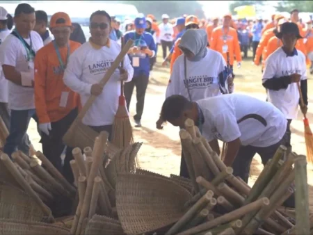 Gerakan Nasional Langit Biru dari Pacitan, Ajak Masyarakat Jaga Pantai dan Lingkungan Foto BeritaJatim.com