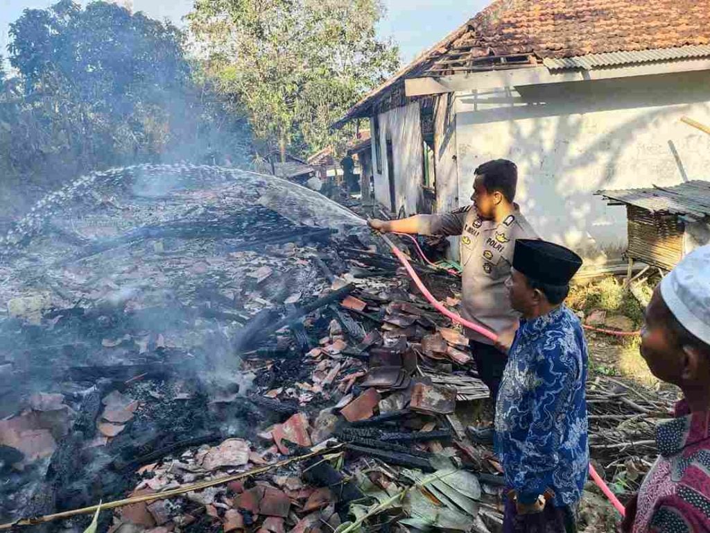 Tiga Rumah Warga Sumenep Terbakar, Kerugian Capai Ratusan Juta Foto BeritaJatim.com