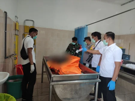 ABK Asal Sinjai yang Jatuh di Pelabuhan Tamperan Ditemukan Meninggal Dunia Foto BeritaJatim.com