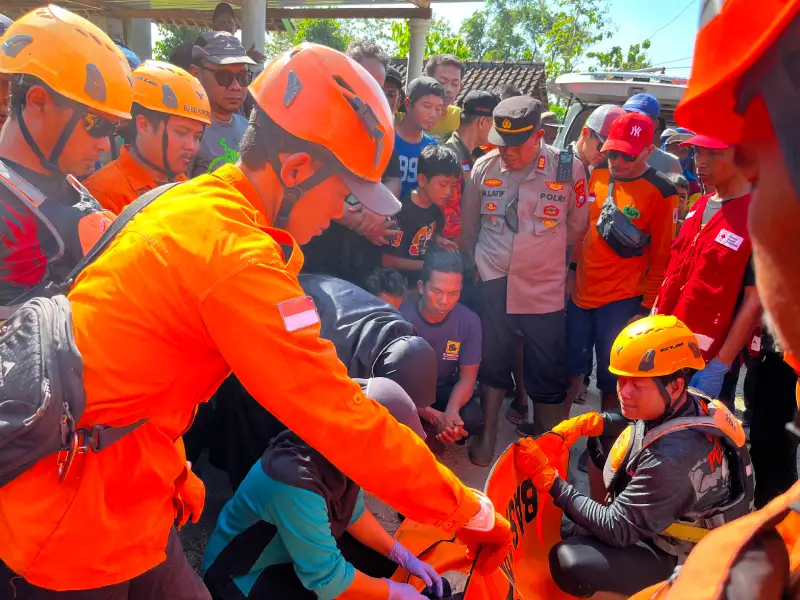 Pemancing Tenggelam di DAM Wilangan Ponorogo Ditemukan, Pencarian Dramatis dengan Dua Kali Penyelaman Foto BeritaJatim.com