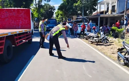 Ertiga Tabrak Yamaha Lexi di Bondowoso, Mahasiswa Asal Jember Tewas Foto BeritaJatim.com