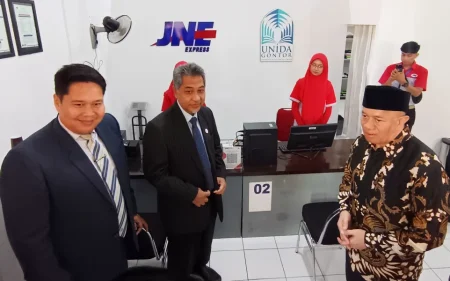 UNIDA Gontor Gandeng JNE, Layanan Logistik untuk Dukung Aktivitas Akademik Foto BeritaJatim.com