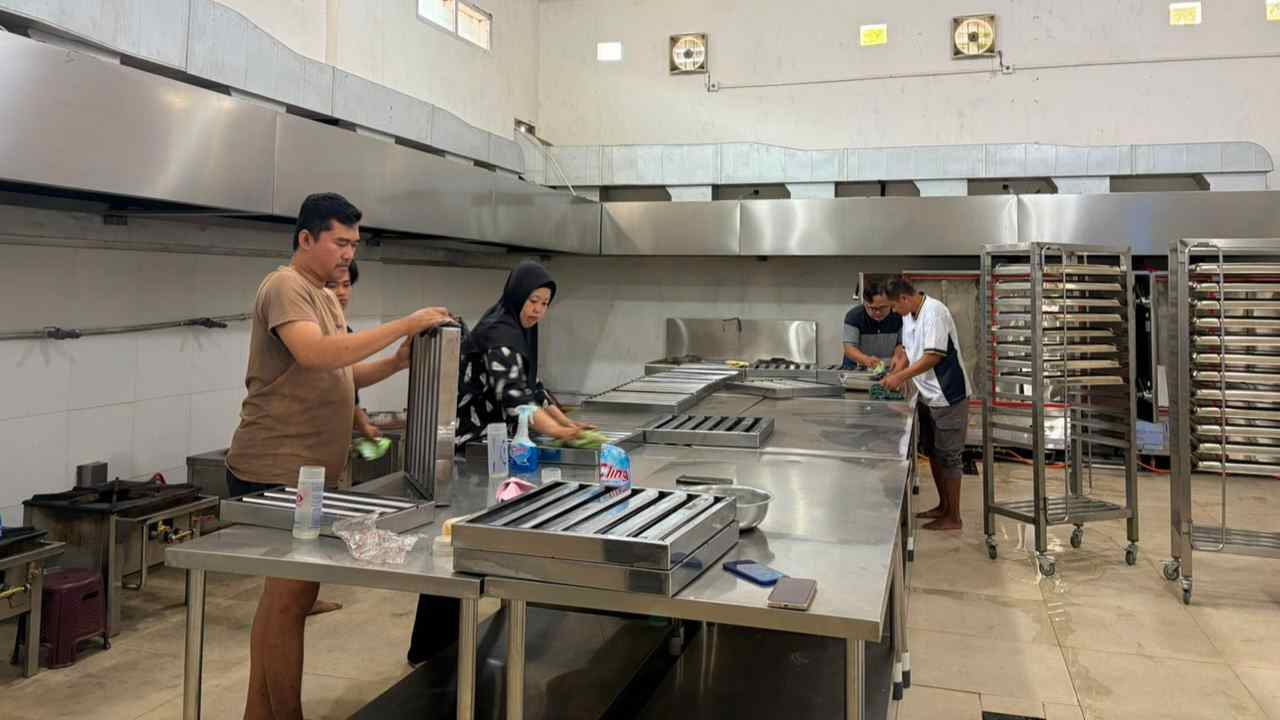 Usai MBG Libur 3 Pekan, SPPG di Bondowoso Pastikan Dapur Steril dengan General Cleaning | beritajatim.com