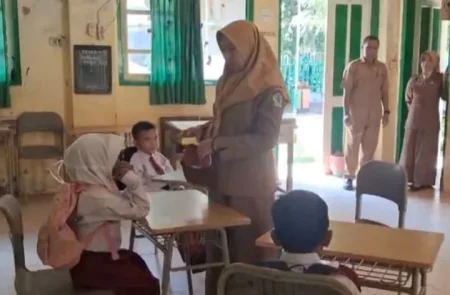 Murid Baru SDN Jungcancang 3 Pamekasan Hanya Tiga Orang, Alarm Serius bagi Pendidikan Dasar Foto BeritaJatim.com