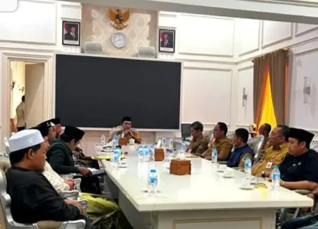 Datangi Pendopo, Masyarakat Desak Bupati Pamekasan Hentikan Ritel Modern di Palengaan Foto BeritaJatim.com