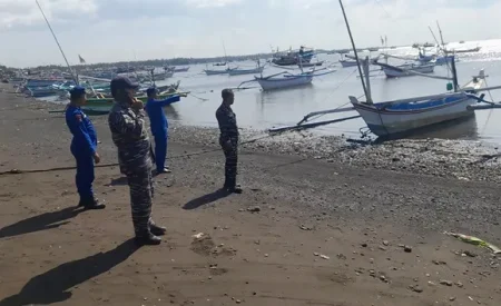 Hilang Kontak Saat Mencari Ikan, Nelayan Situbondo Dicari Tim SAR Gabungan Foto BeritaJatim.com