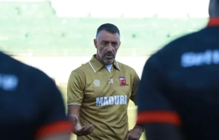 Ze Gomes Siapkan Identitas Baru Madura United, Dominasi Penguasaan Bola Jadi Senjata Utama Foto BeritaJatim.com