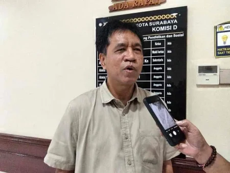 Banggar Pertanyakan SiLPA APBD Surabaya 2025 Rp516,82 Miliar, Nilai Pinjaman Daerah Tak Perlu Dilakukan Foto BeritaJatim.com