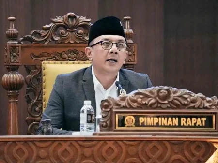 Wakil Ketua DPRD Jatim Minta Sekolah Tidak Menambah Beban Orang Tua Siswa Foto BeritaJatim.com