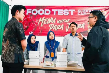 Soekarno Cup 2026 Terapkan Food Test, Panitia Pastikan Gizi dan Keamanan Pangan Ratusan Atlet Terjaga Foto BeritaJatim.com