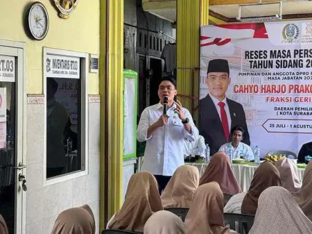 Reses DPRD Jatim di Tambak Asri: Warga Sambat Pembangunan Sekolah Negeri dan Jembatan Penyeberangan Foto BeritaJatim.com
