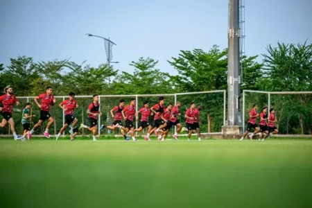 Menu Latihan Berat Persebaya, Bernardo Tavares Putar Otak Ubah Strategi Foto BeritaJatim.com
