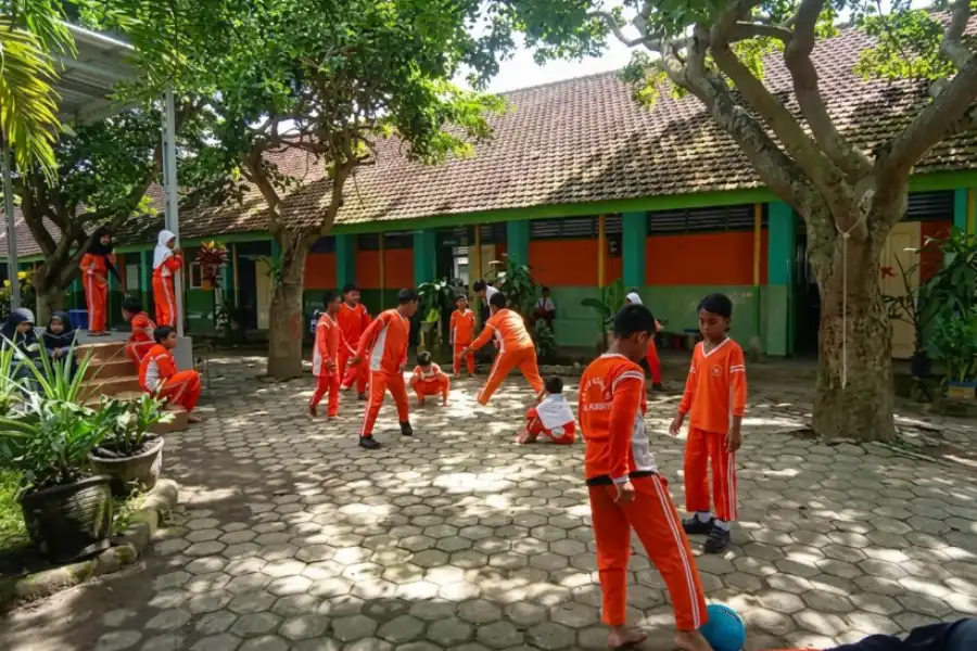 Gedung Digusur Demi KDMP, SDN Tlogo 2 Blitar Tetap Jadi Primadona Siswa Foto BeritaJatim.com