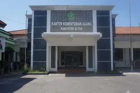 Dugaan Potongan Dana PIP di MI Blitar Disorot, Kemenag Angkat Bicara Foto BeritaJatim.com