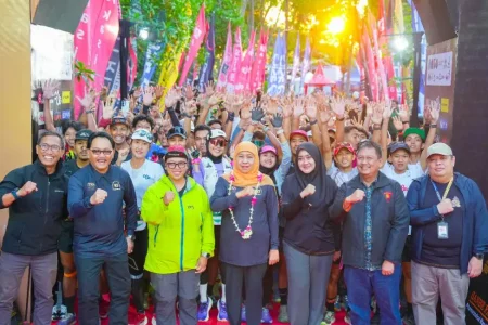 Lepas Ribuan Pelari International Trail Running MANTRA116 2026, Khofifah: Jatim Destinasi Sport Tourism Foto BeritaJatim.com