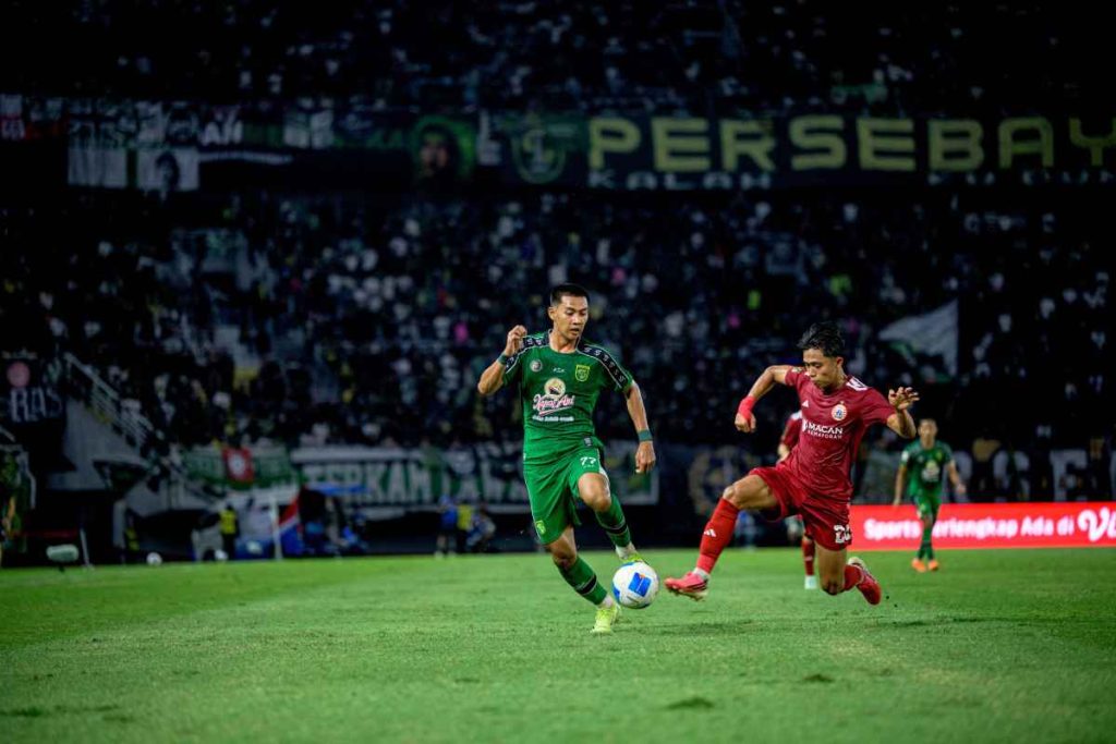 Persebaya Vs Persija Masih Imbang 0-0, Ernando Ari Tampil Gemilang Foto BeritaJatim.com