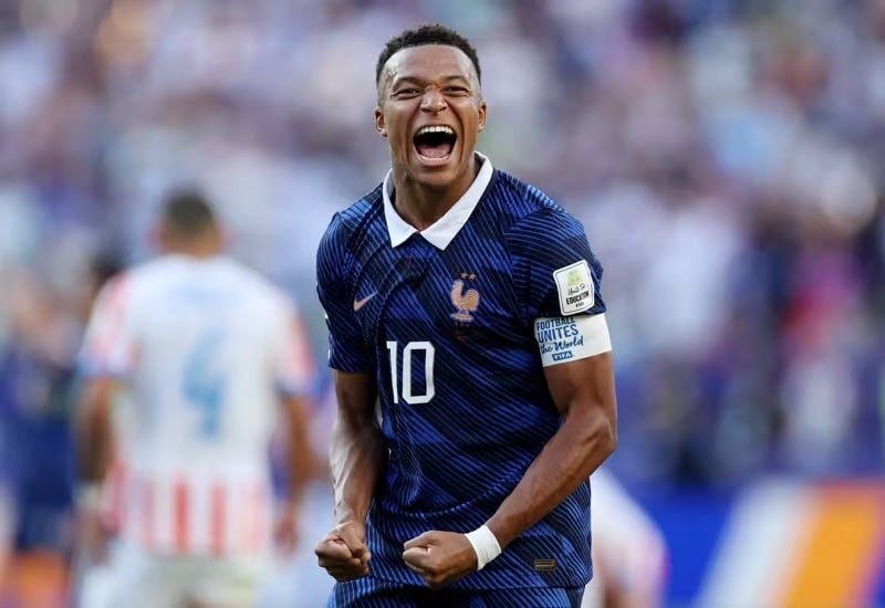 Piala Dunia 2026: Mbappe Pimpin Perburuan Sepatu Emas, Messi Terus Membayangi Foto BeritaJatim.com