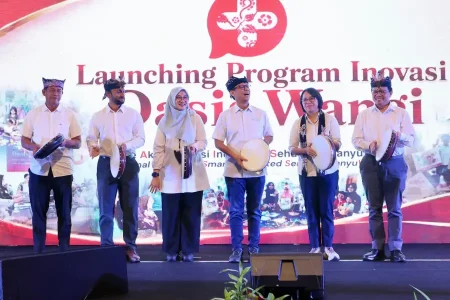 Menkes Luncurkan Oasis Wangi Banyuwangi, Layanan Konsultasi Kesehatan 24 Jam via WhatsApp Foto BeritaJatim.com