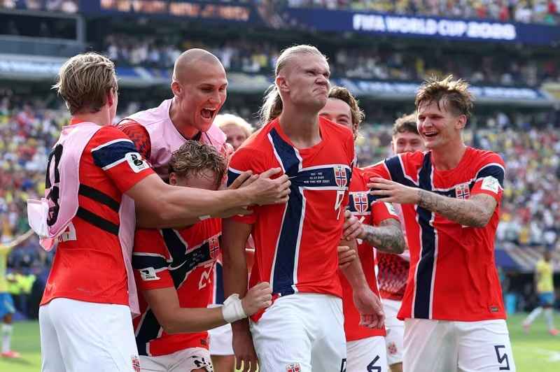 Haaland Sebut Kans Norwegia Juara Piala Dunia Sangat Kecil, Lempar Tekanan ke Inggris Foto BeritaJatim.com