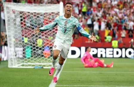 Piala Dunia 2026: Ronaldo Cetak Gol Perdana di Fase Gugur, Portugal Singkirkan Kroasia Foto BeritaJatim.com